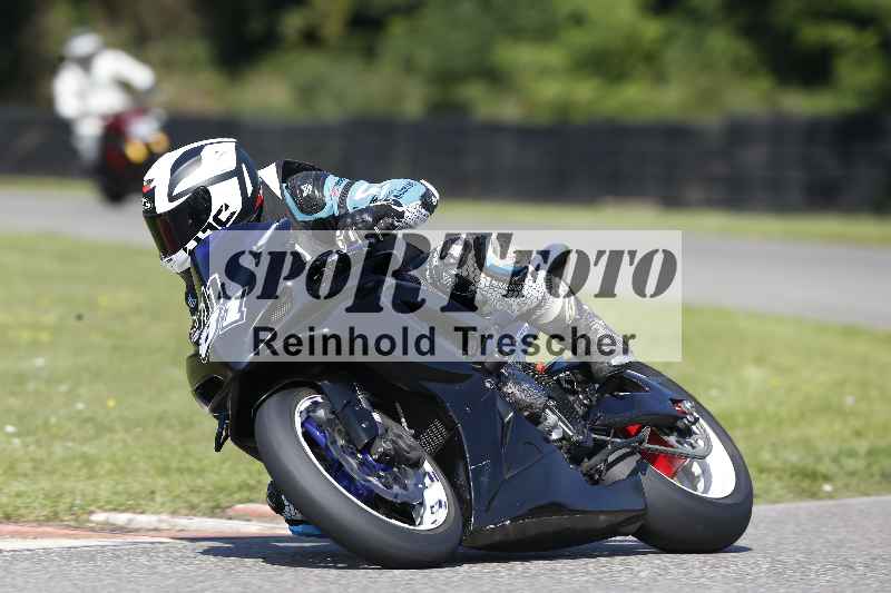 /44 09.08.2025 Plüss Moto Sport ADR/Freies Fahren/411